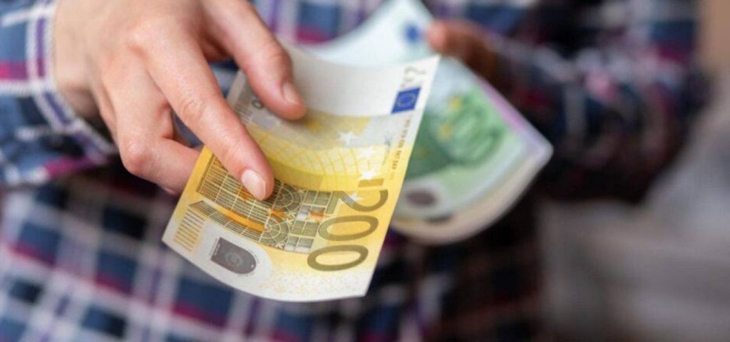 Bonus, 250 Euro per i figli fino a 19 anni: come averlo