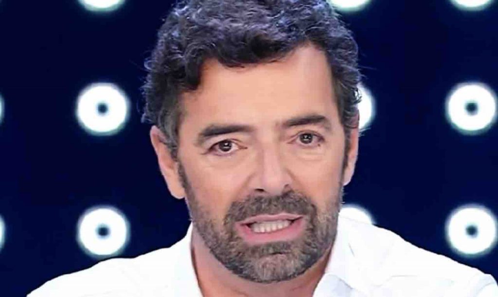 Alberto Matano curiosità, in cosa è laureato il conduttore | Gli studi e l’Università
