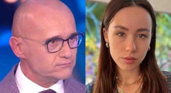 Aurora Ramazzotti, Signorini non si lascia sfuggire il dettaglio: “Il pancino inizia a vedersi”