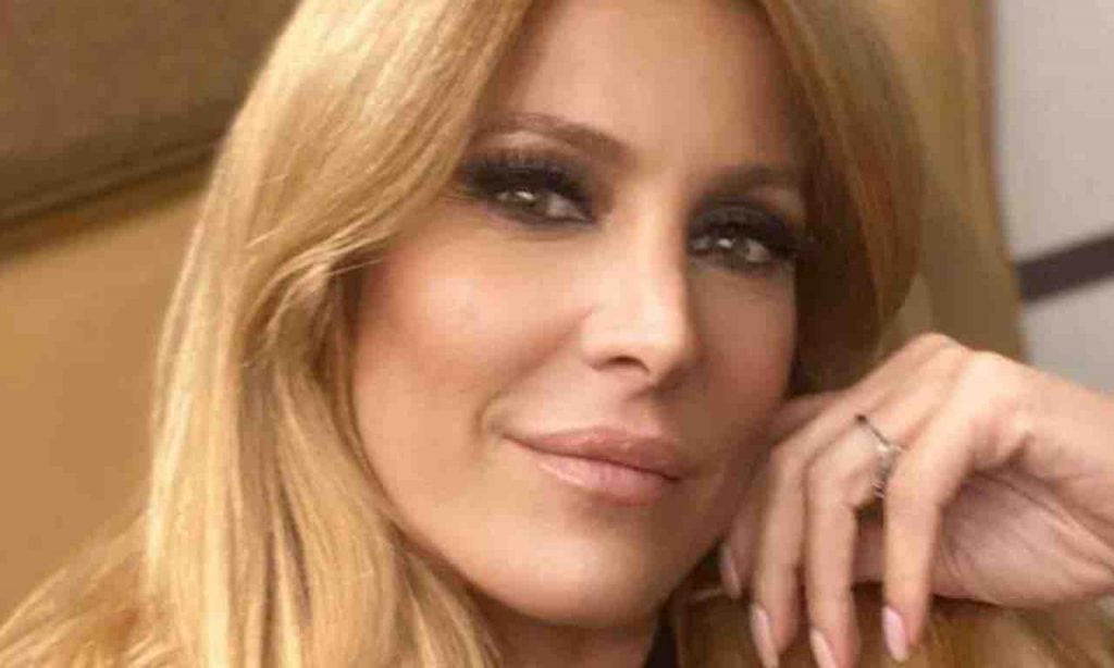 Adriana Volpe apre il suo cuore e confessa: “Non posso lasciare…” | La conduttrice senza filtri