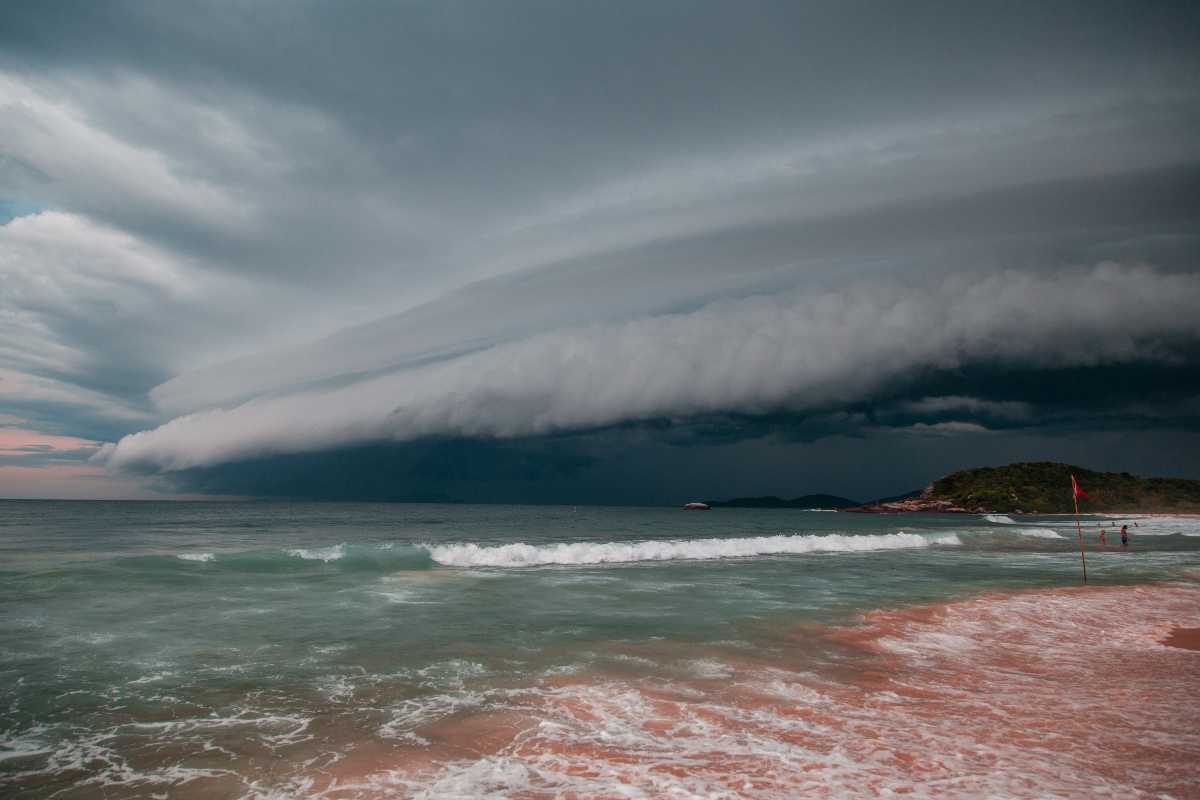 Mare: bagnanti feriti